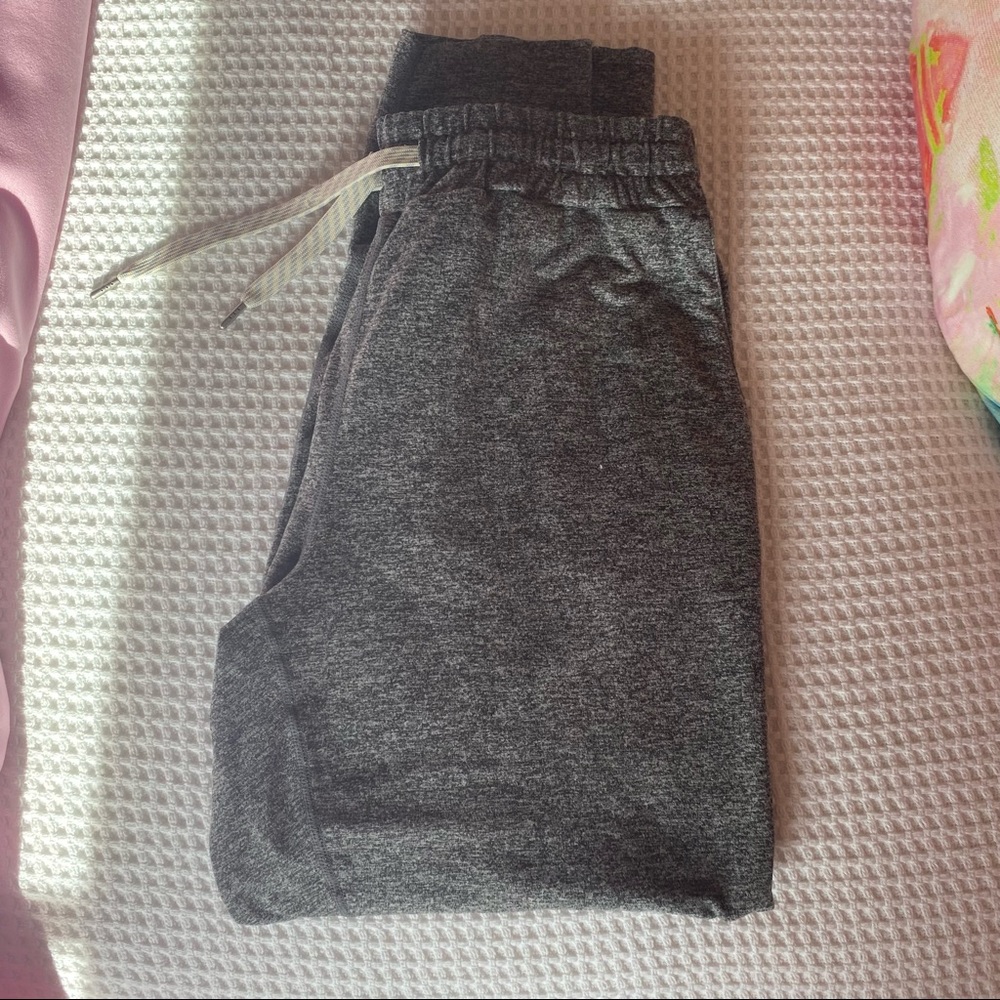 Vuori joggers